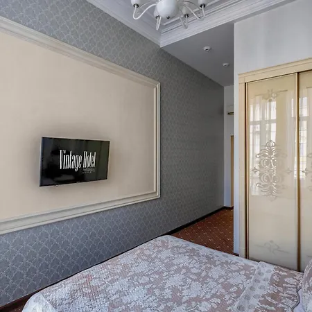 Hotel Vintage Art *