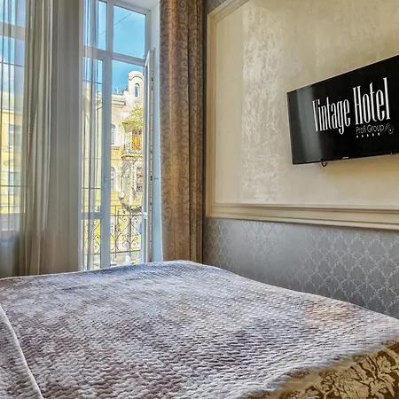 Vintage Art Hotel *